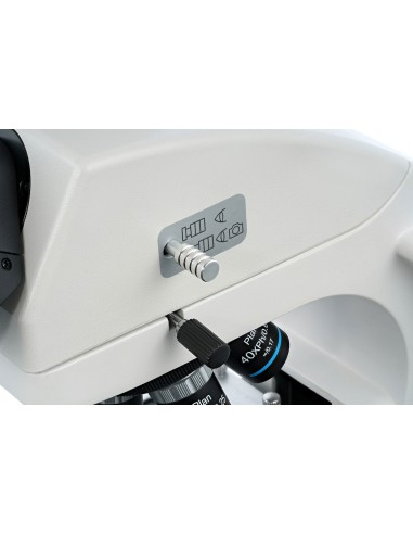 Microscopio trinoculare Levenhuk MED...